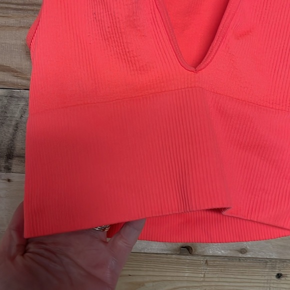 Out From Under size Medium Vibrant Orange Sleeveless V-neck Ribbed Crop Top - Picture 3 of 7